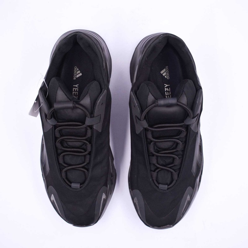 yeezy boost 700 triple black mnvn